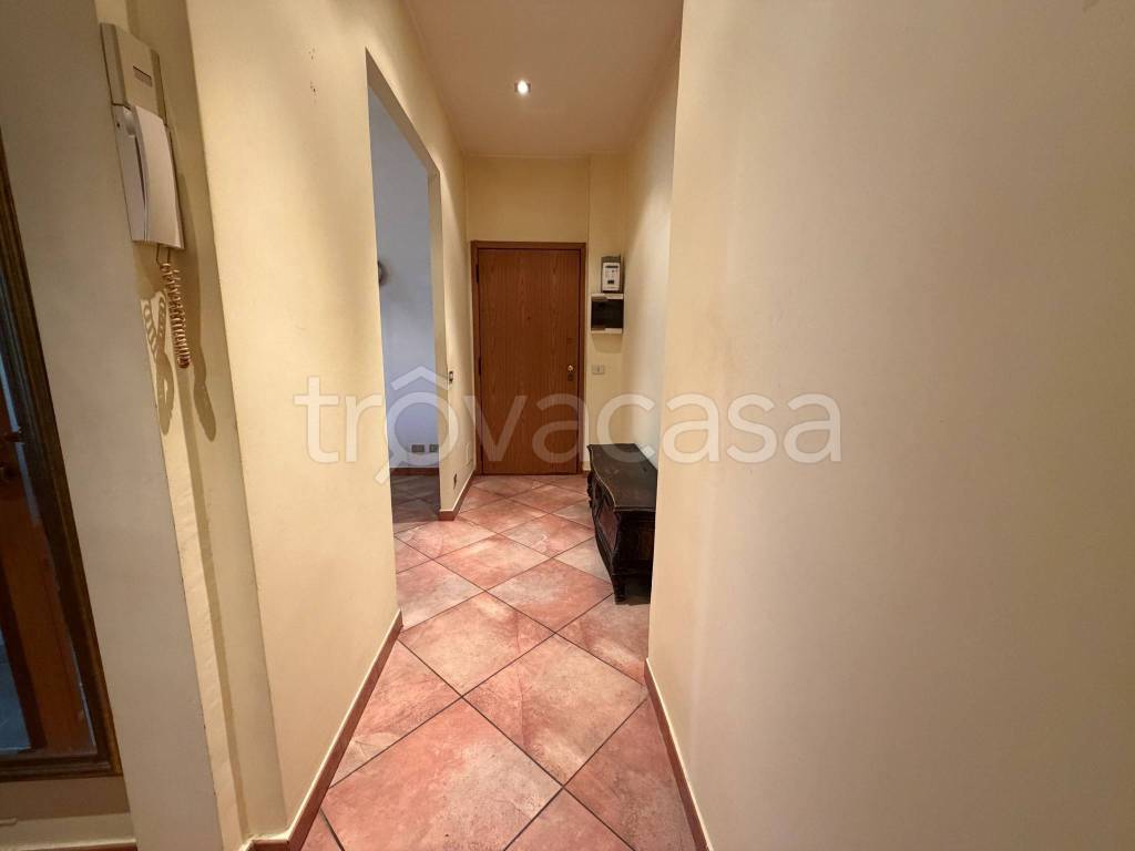 appartamento in vendita a Milano in zona Lorenteggio