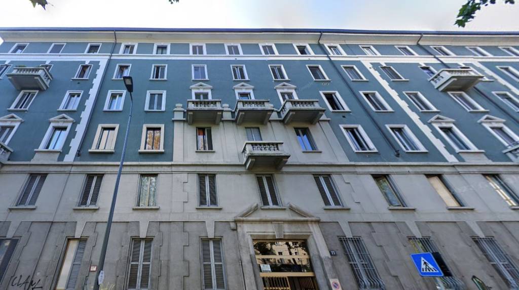 appartamento in vendita a Milano in zona Bullona