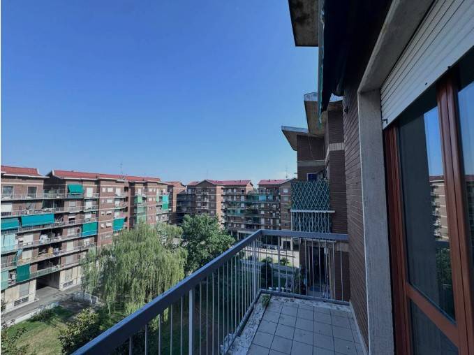 appartamento in vendita a Milano in zona Corvetto