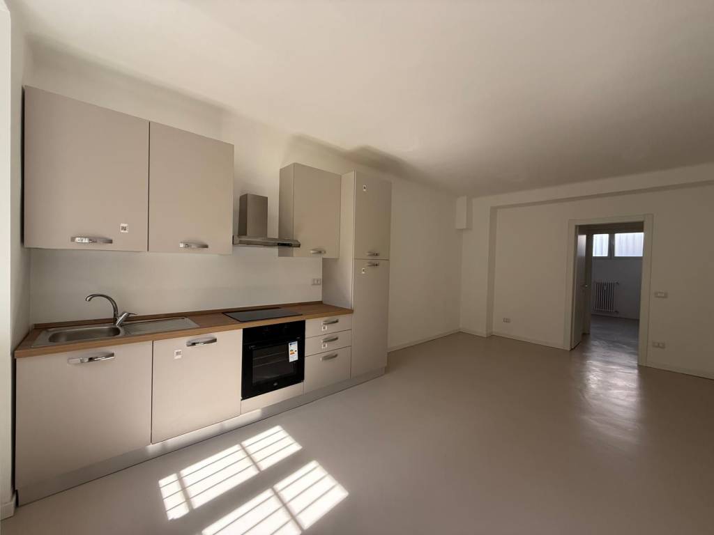 appartamento in vendita a Milano in zona Porta Genova