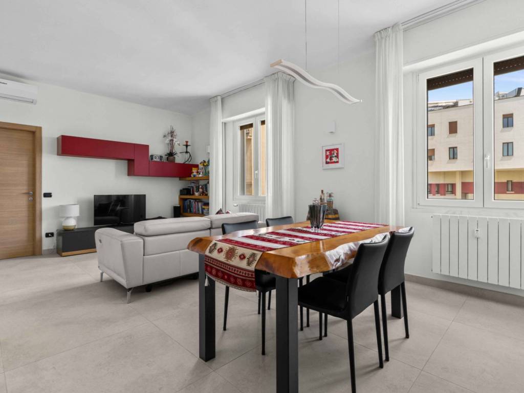 appartamento in vendita a Milano in zona Solari