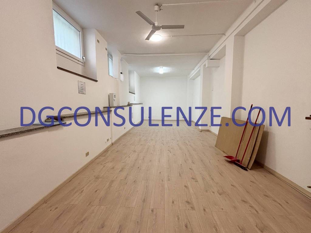 appartamento in vendita a Milano in zona Corsica
