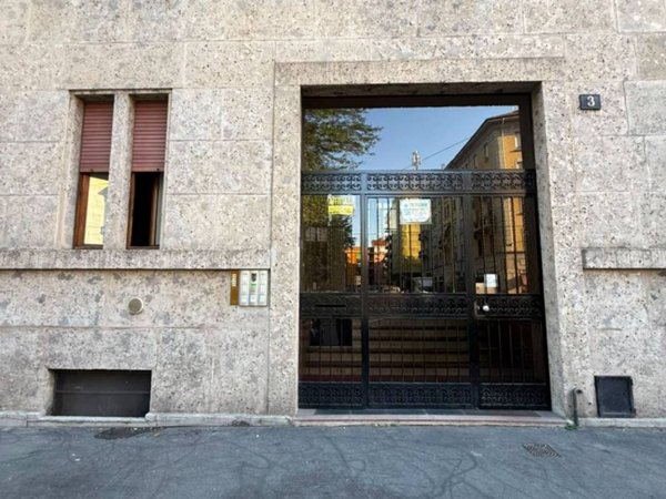 locale commerciale in vendita a Milano