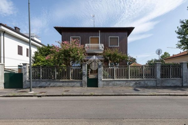 appartamento in vendita a Milano in zona San Cristoforo
