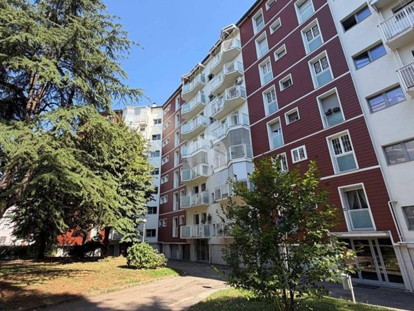 appartamento in vendita a Milano in zona Forlanini