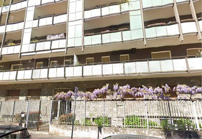 appartamento in vendita a Milano in zona Cascina dei Pomi