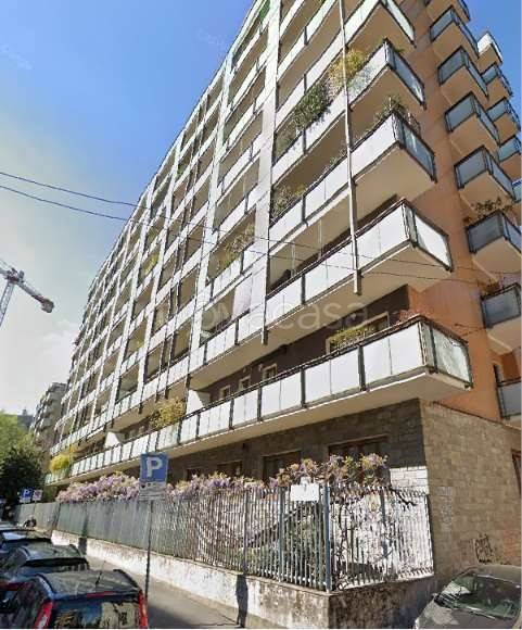appartamento in vendita a Milano in zona Cascina dei Pomi