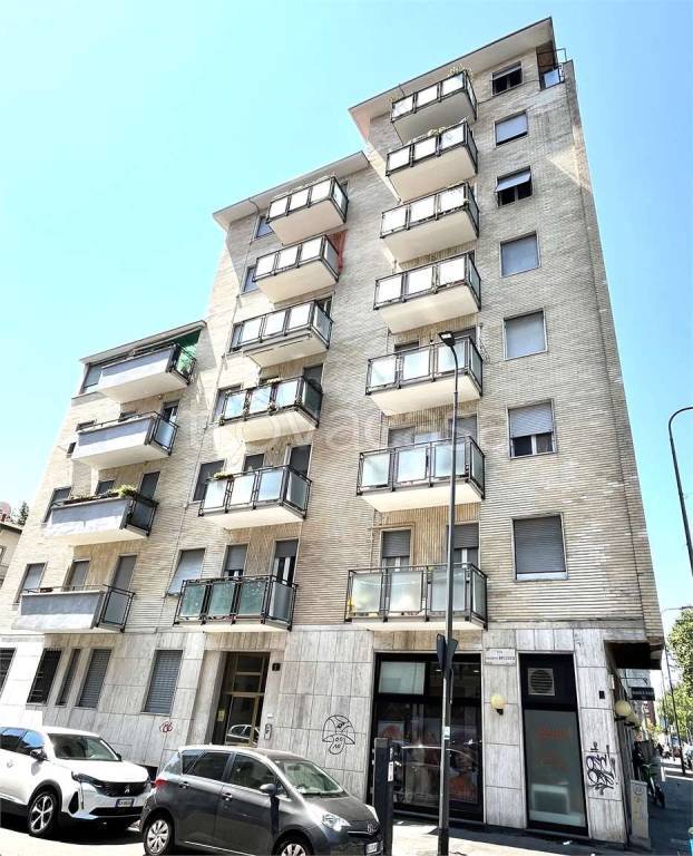 appartamento in vendita a Milano in zona Lorenteggio