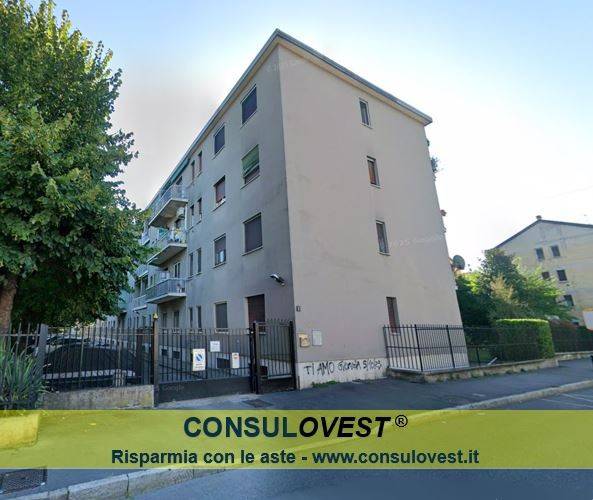 appartamento in vendita a Milano in zona Quinto Romano