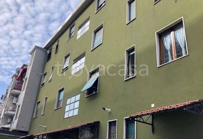 appartamento in vendita a Milano in zona Comasina