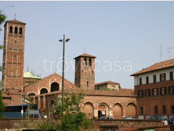 appartamento in vendita a Milano in zona Sant'Ambrogio