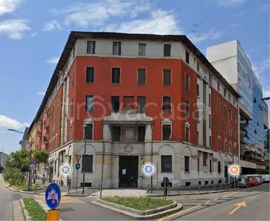 appartamento in vendita a Milano in zona Corvetto