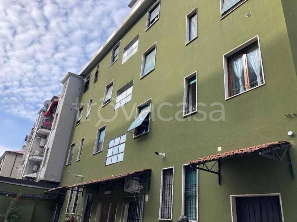 appartamento in vendita a Milano in zona Comasina