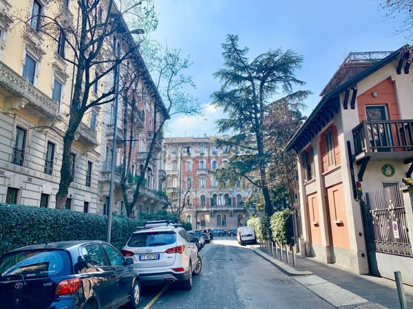 appartamento in vendita a Milano in zona Porta Magenta