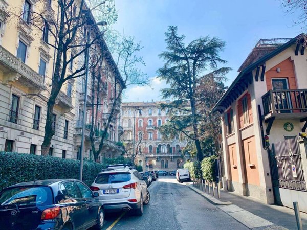 appartamento in vendita a Milano in zona Porta Magenta