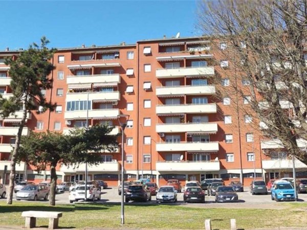 appartamento in vendita a Milano in zona Trenno