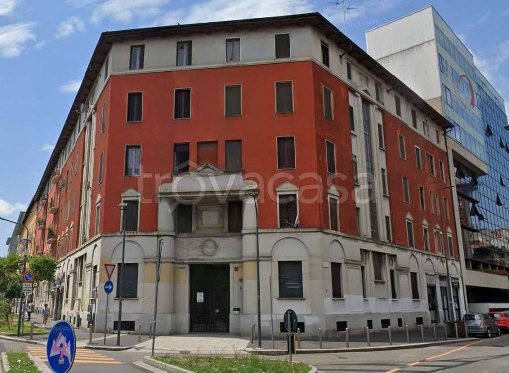 appartamento in vendita a Milano in zona Corvetto