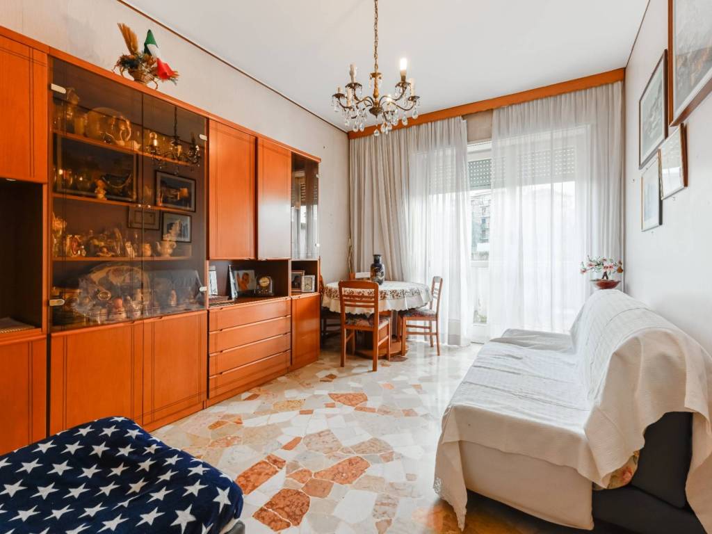 appartamento in vendita a Milano in zona Casoretto
