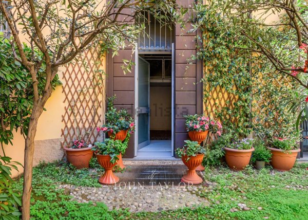 appartamento in vendita a Milano in zona Porta Monforte