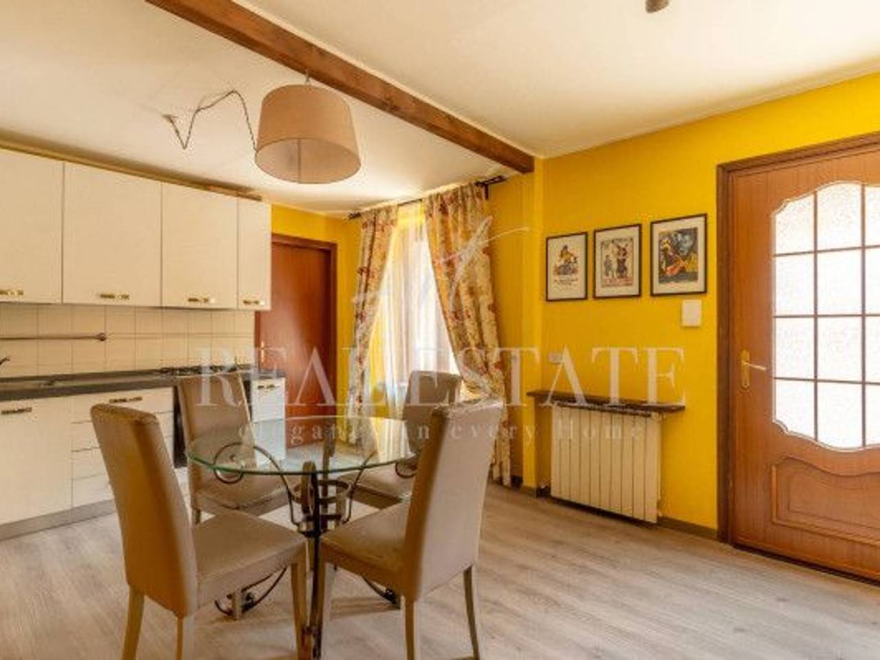 appartamento in vendita a Milano in zona Sant'Ambrogio