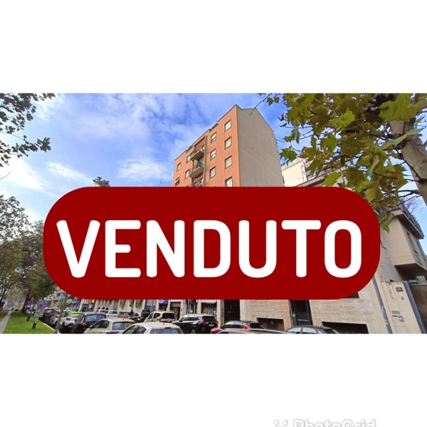 appartamento in vendita a Milano in zona Lorenteggio