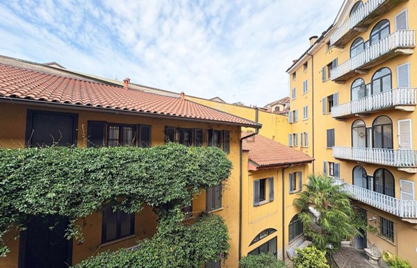 appartamento in vendita a Milano in zona Porta Genova