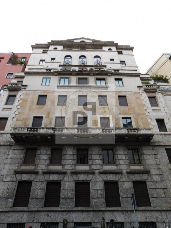 ufficio in vendita a Milano in zona Guastalla