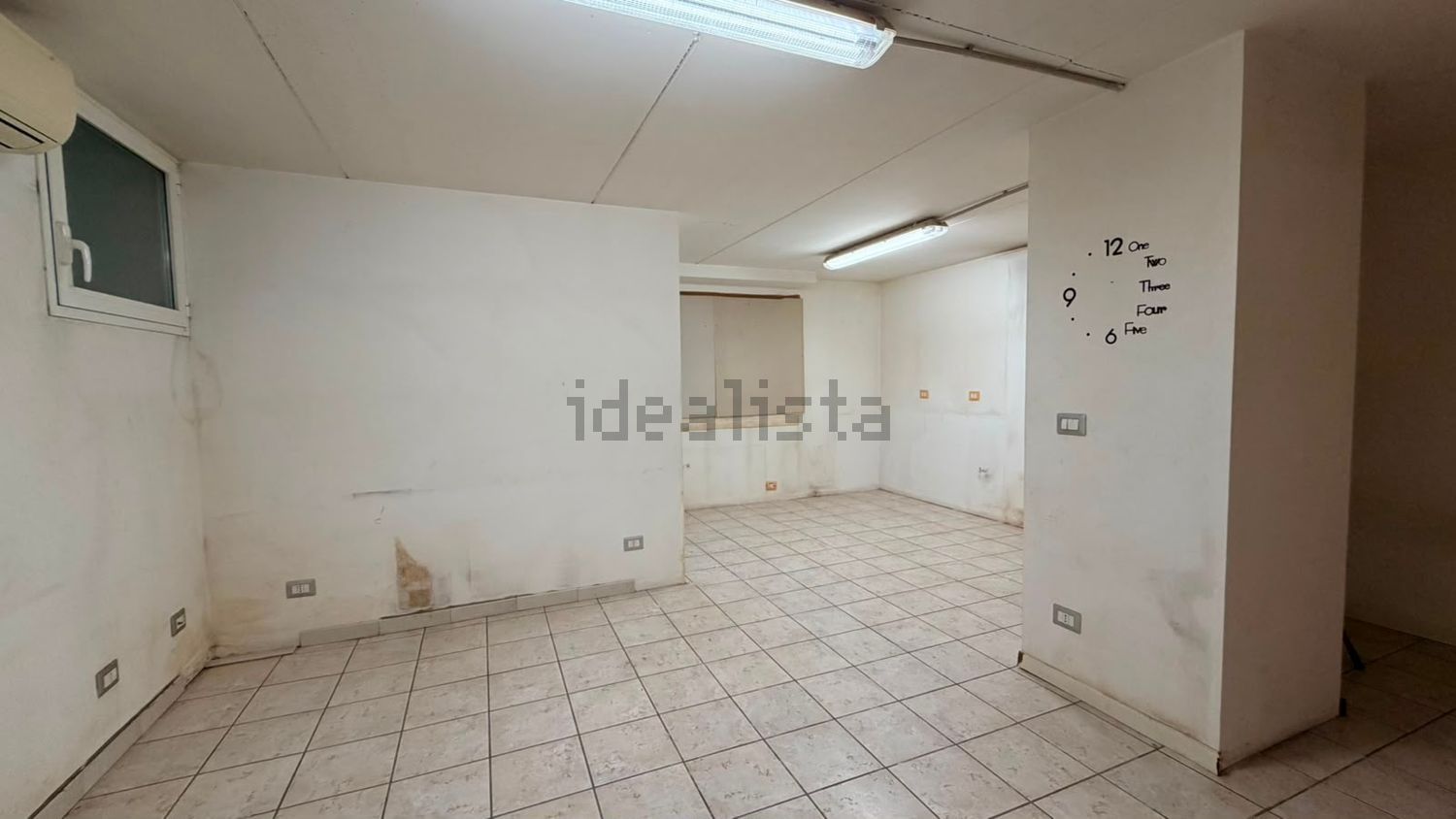 locale di sgombero in vendita a Milano in zona Quarto Oggiaro
