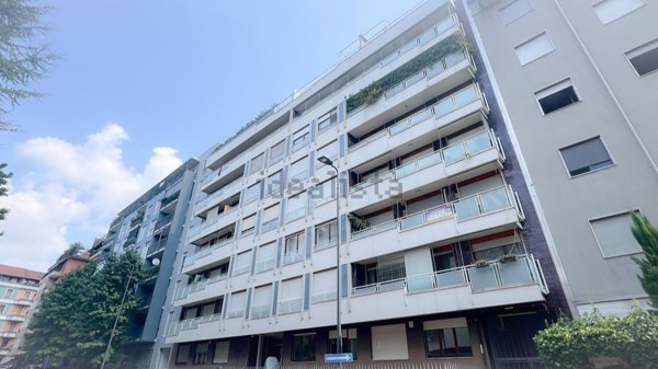 ufficio in vendita a Milano in zona Città Studi