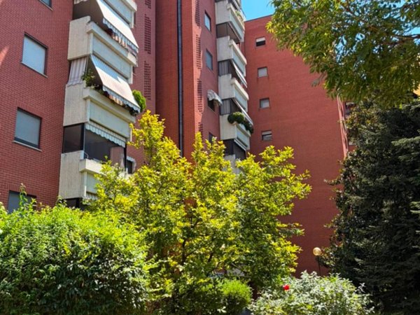 appartamento in vendita a Milano in zona Barona