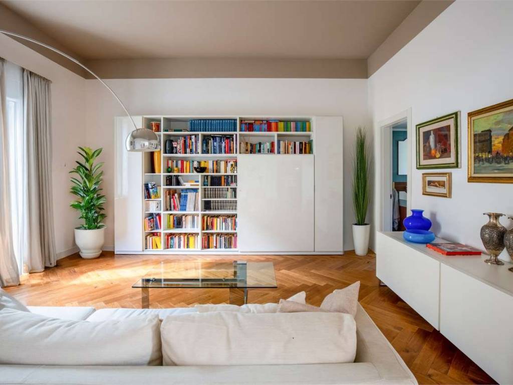 appartamento in vendita a Milano in zona Porta Genova
