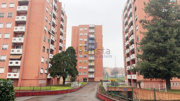appartamento in vendita a Milano in zona Quarto Oggiaro
