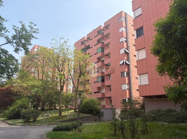 appartamento in vendita a Milano in zona Gallaratese