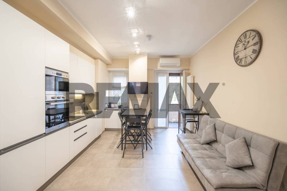 appartamento in vendita a Milano in zona Corsica
