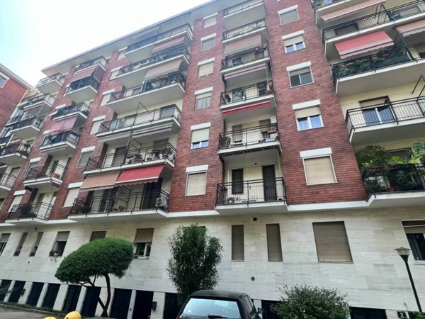 appartamento in vendita a Milano in zona Affori