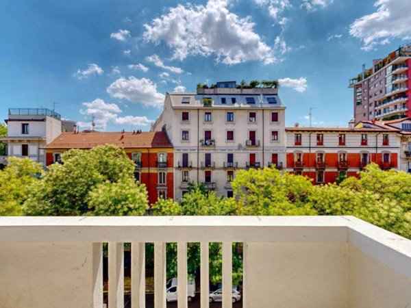 appartamento in vendita a Milano in zona XXII Marzo