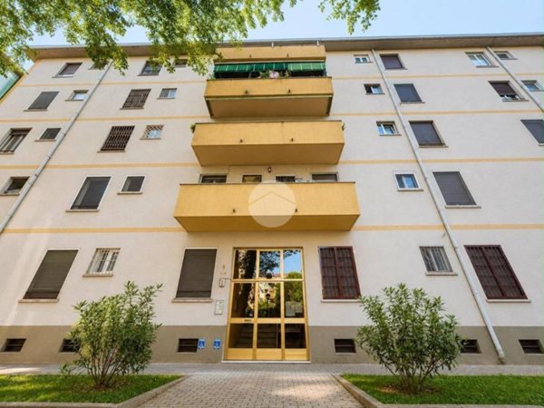 appartamento in vendita a Milano in zona Corvetto