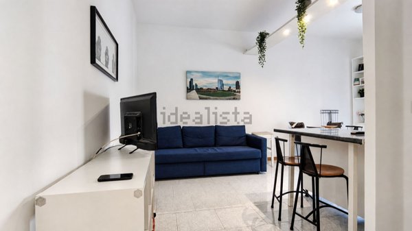 appartamento in vendita a Milano in zona Lorenteggio