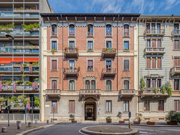 appartamento in vendita a Milano in zona Porta Magenta