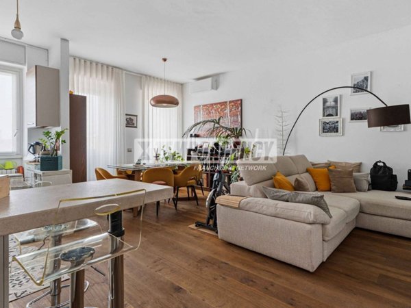 appartamento in vendita a Milano in zona Famagosta