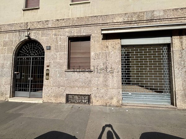 locale commerciale in vendita a Milano in zona Città Studi