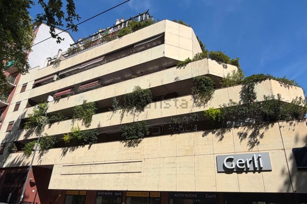 appartamento in vendita a Milano in zona Prato Centenaro
