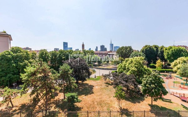 appartamento in vendita a Milano in zona Isola