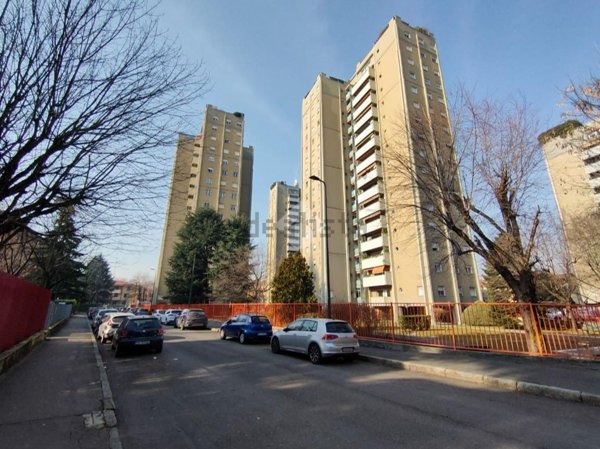appartamento in vendita a Milano in zona Niguarda