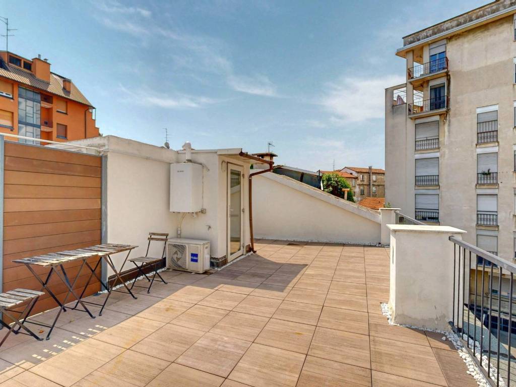 appartamento in vendita a Milano in zona Loreto