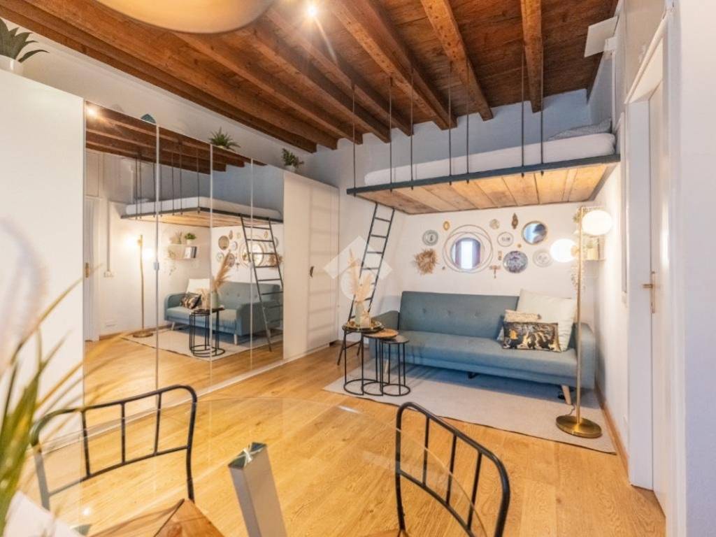 appartamento in vendita a Milano in zona Porta Garibaldi