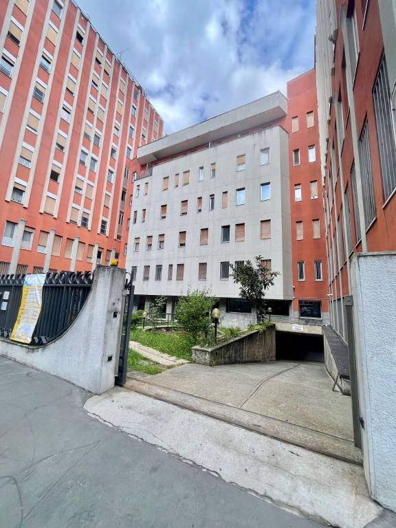 appartamento in vendita a Milano in zona Stadera