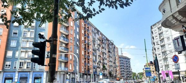 ufficio in vendita a Milano in zona Loreto