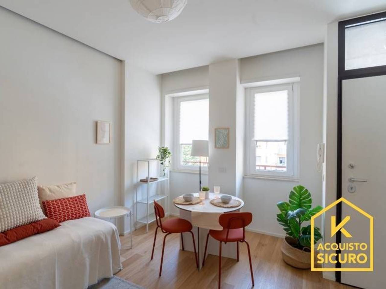appartamento in vendita a Milano in zona Lorenteggio