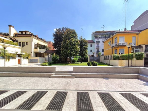 appartamento in vendita a Milano in zona Stadera